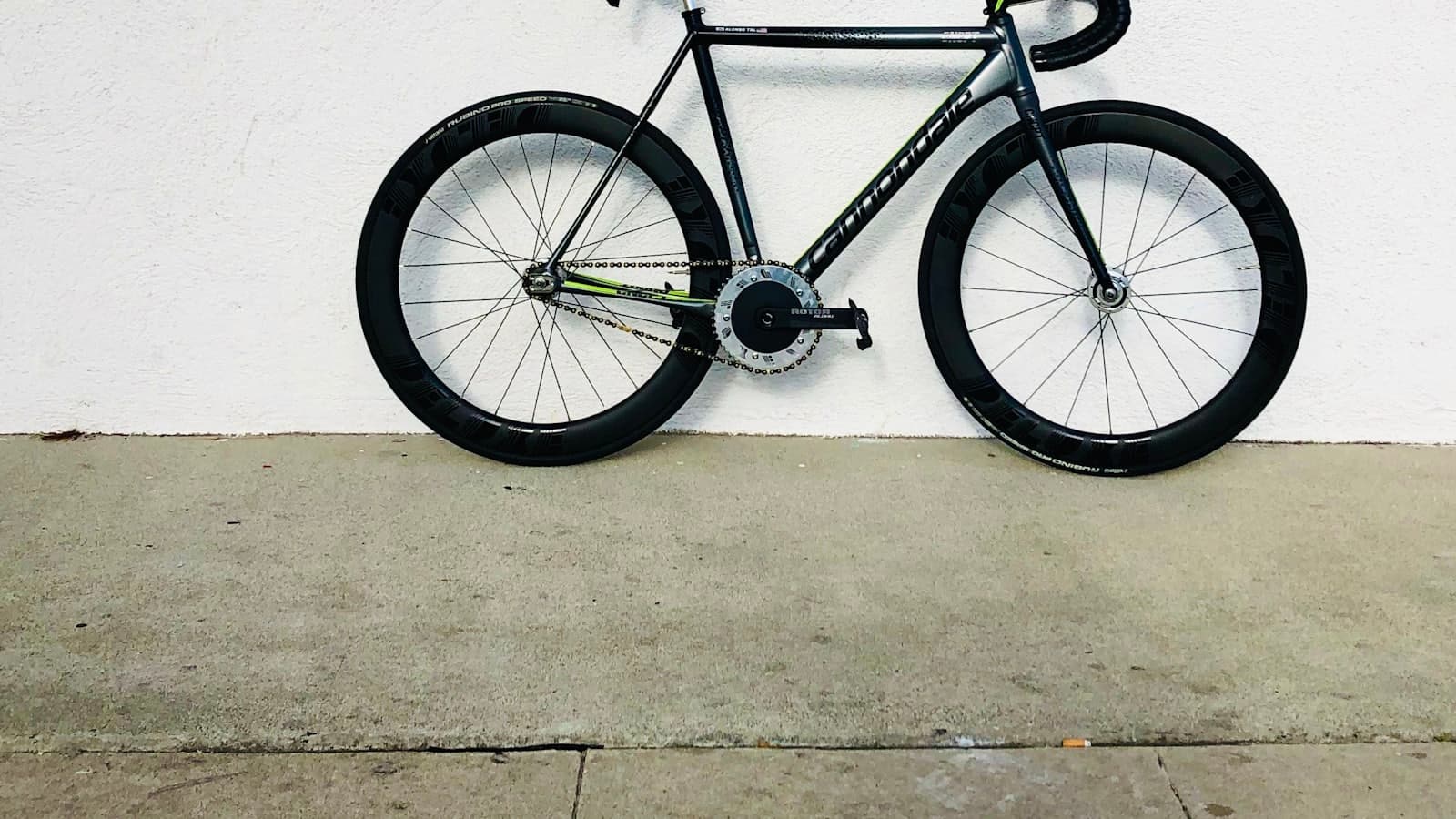 Wat is de echte actieradius van een e-bike (en waarom de fabrikant overdrijft)